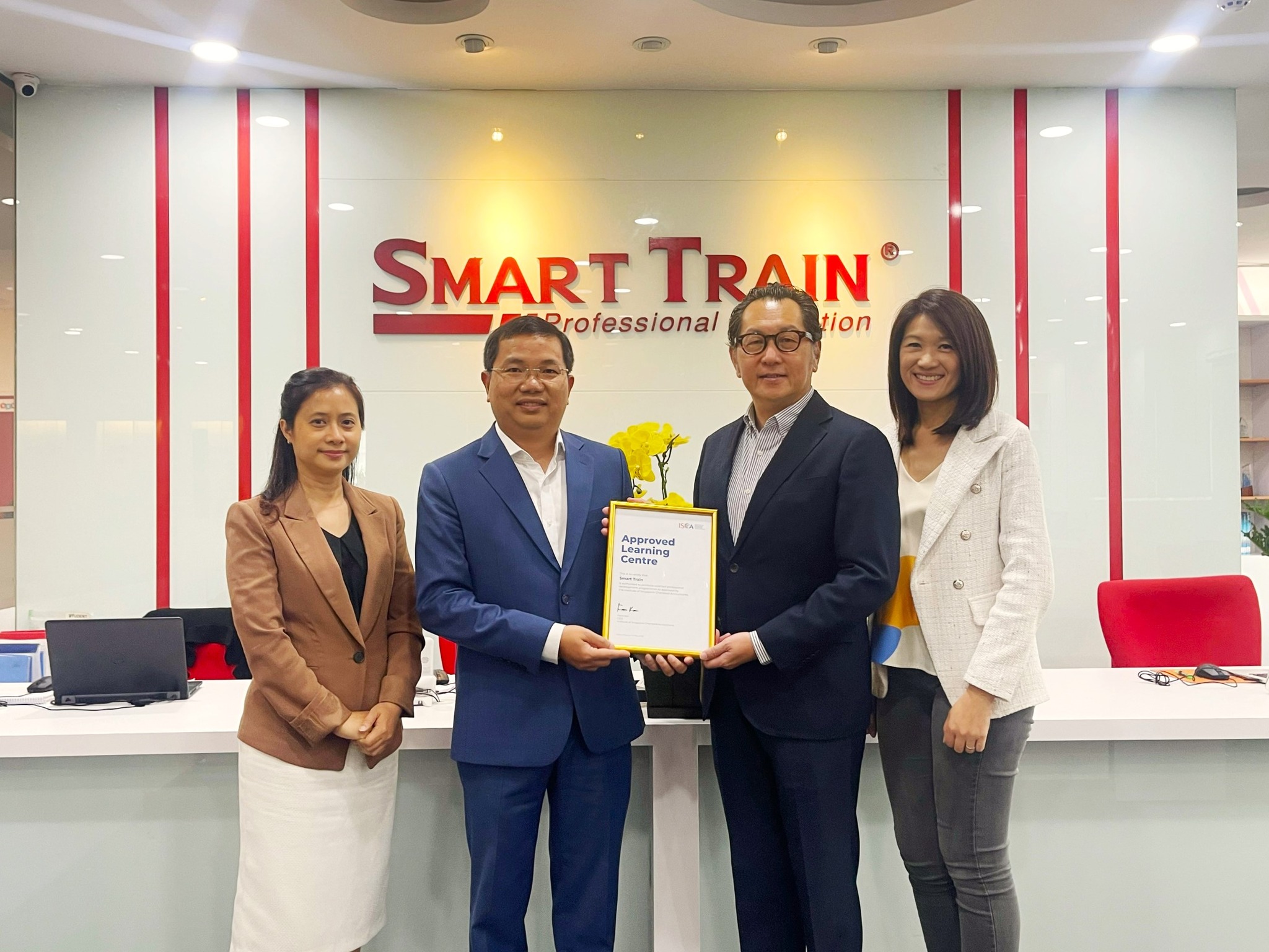Smart Train kí kết với ISCA