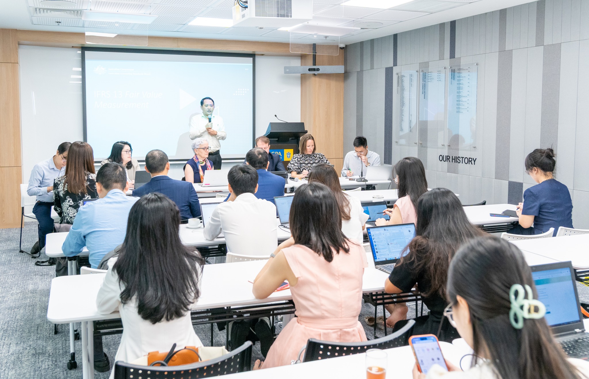 Khóa học IFRS cùng các chuyên gia Úc đã thu hút gần 600 học viên tham dự